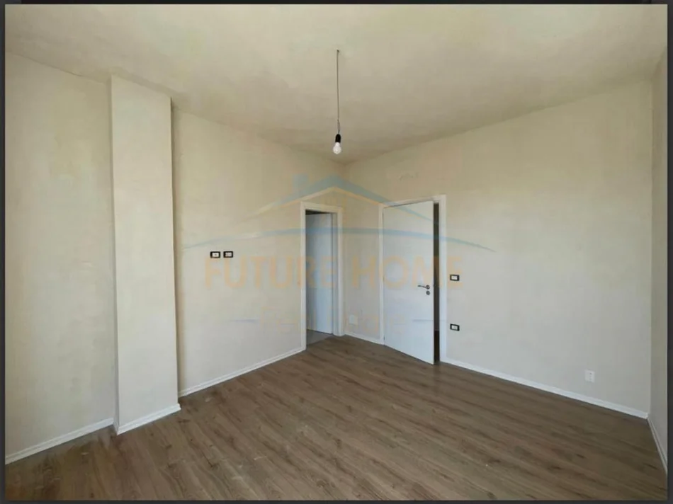 Tirane, shitet apartament 3+1 Kati 3, 135 m² 420.000 € (Komuna e Parisit)