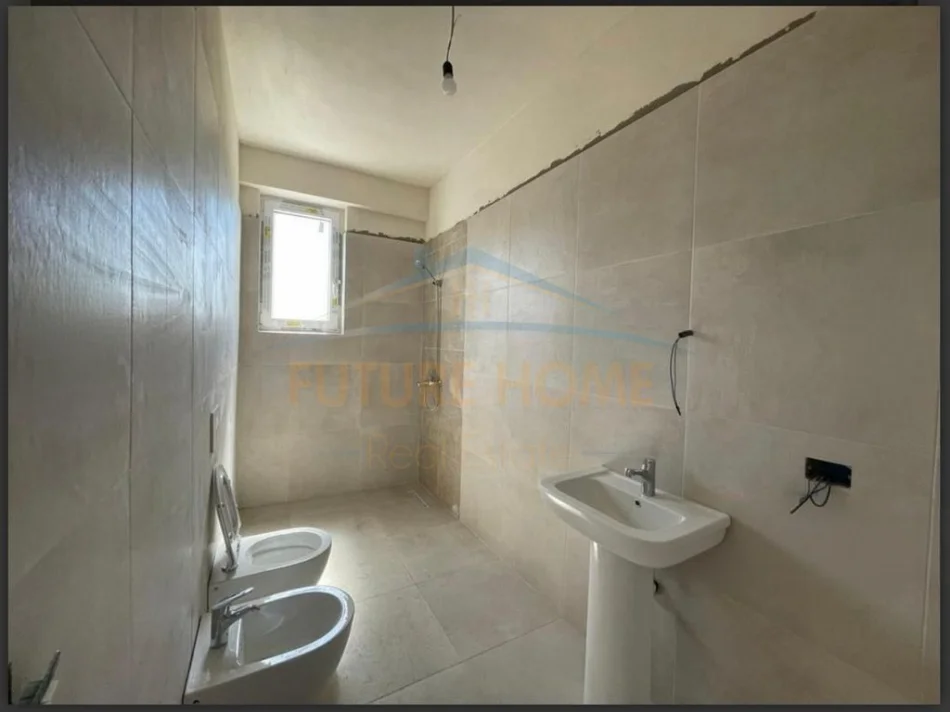 Tirane, shitet apartament 3+1+Ballkon Kati 3, 135 m² 420.000 € (KOMUNA E PARISIT)