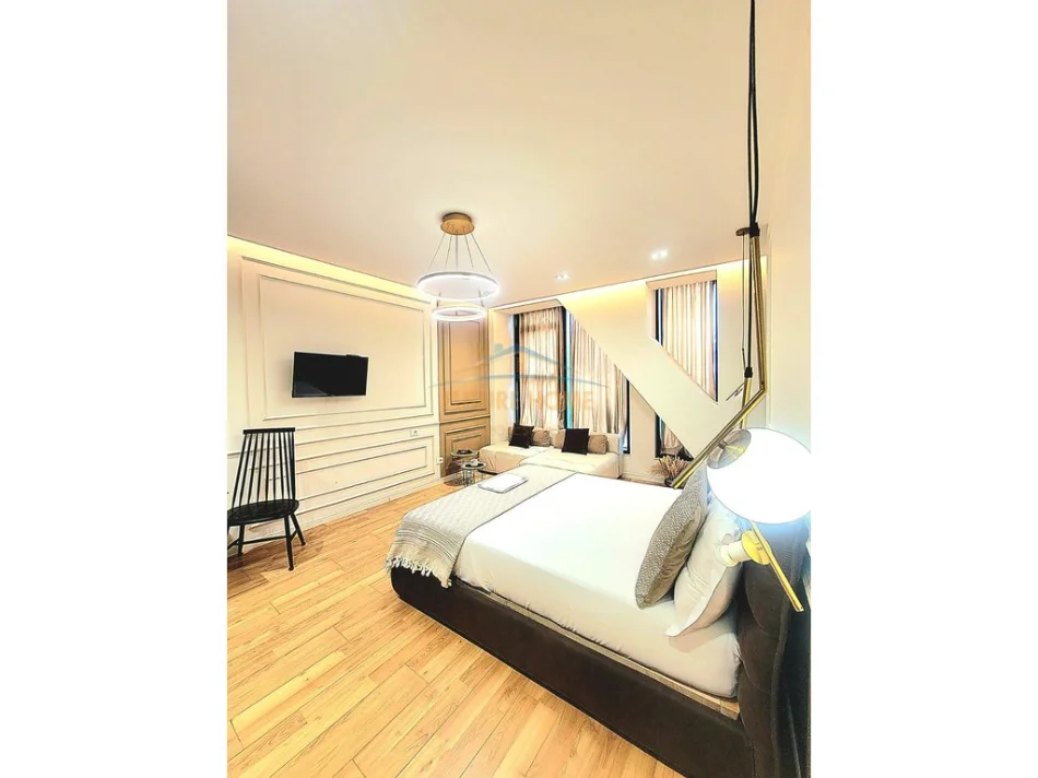 Tirane, shitet garsonier 1+1 Kati 10, 43 m² 125.000 € (Rruga e Kavajes, Square 21)