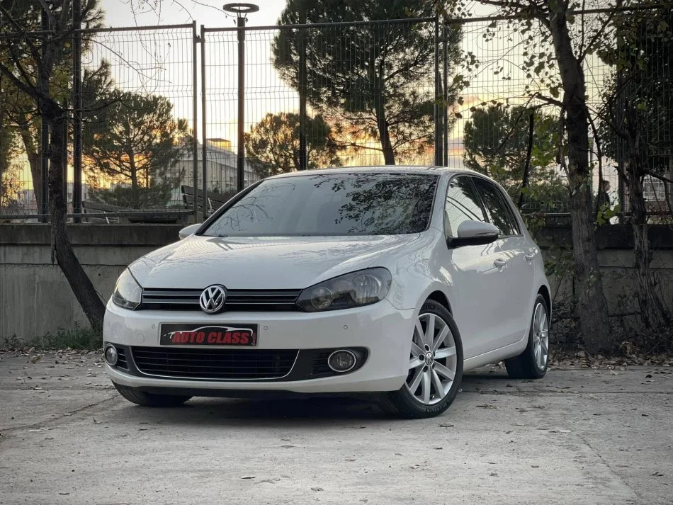 Tirane, shes makine VW GOLF 6 Benzin, e bardhë automatik Klima 226.000 km 6.290 €