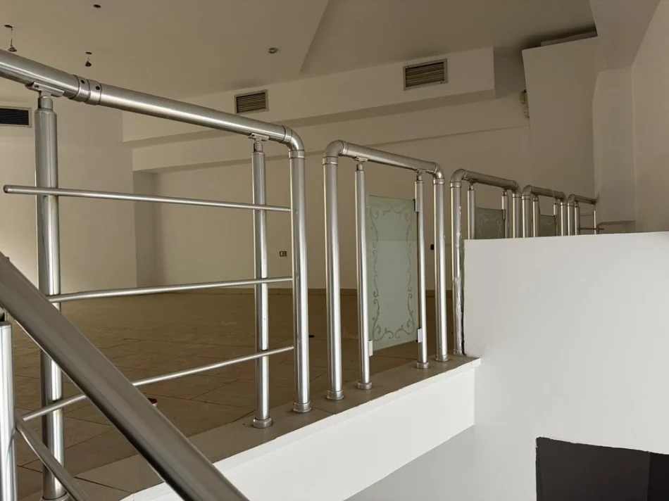 Tirane, shitet ambjent biznesi Kati 1, 99 m² 550.000 € 