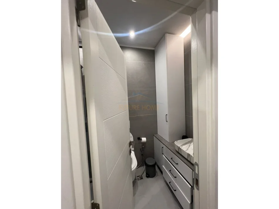 Tirane, shitet apartament 2+1 Kati 9, 102 m² 300.000 € (Rruga Bill Klinton)