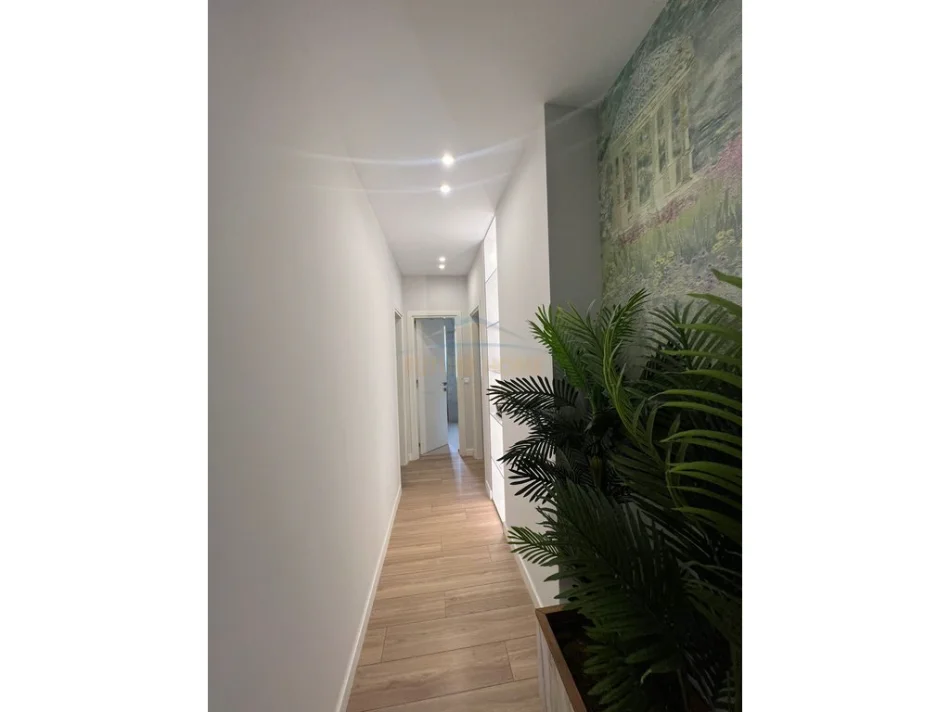 Tirane, shitet apartament 2+1 Kati 9, 102 m² (Rruga Bill Klinton)