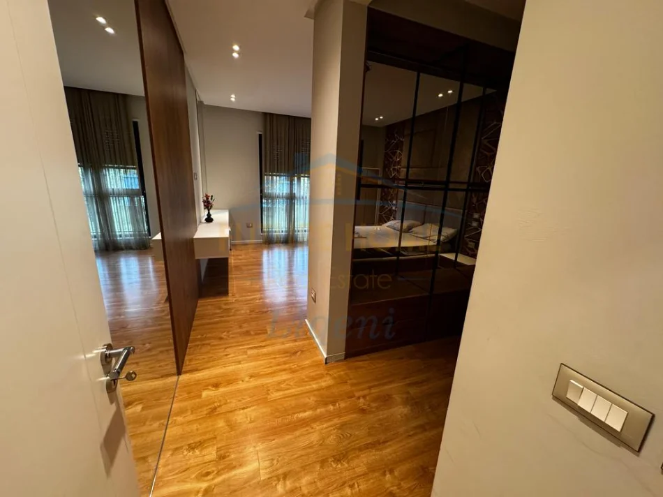 Tirane, jepet me qera apartament 2+1+Ballkon Kati 0, 116 m² 1.600 € (Liqeni i Thate)