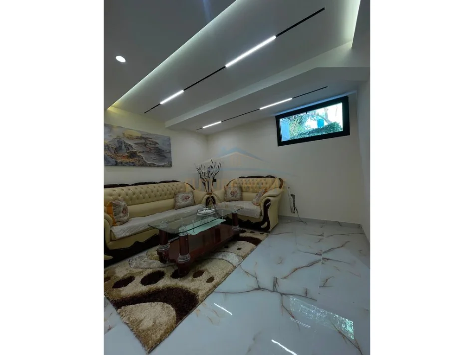 jepet me qera apartament 2+1+Ballkon Kati 1, 108 m² 800 € (RRUGA E ELBASANIT)