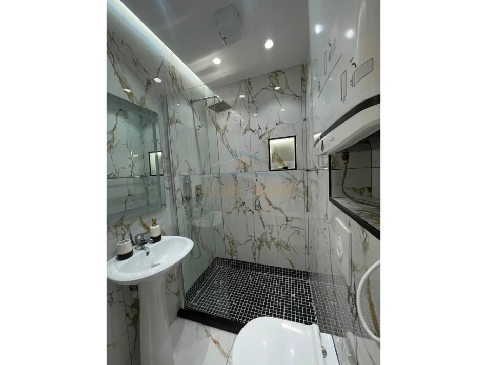jepet me qera apartament 2+1+Ballkon Kati 1, 108 m² 800 € (RRUGA E ELBASANIT)