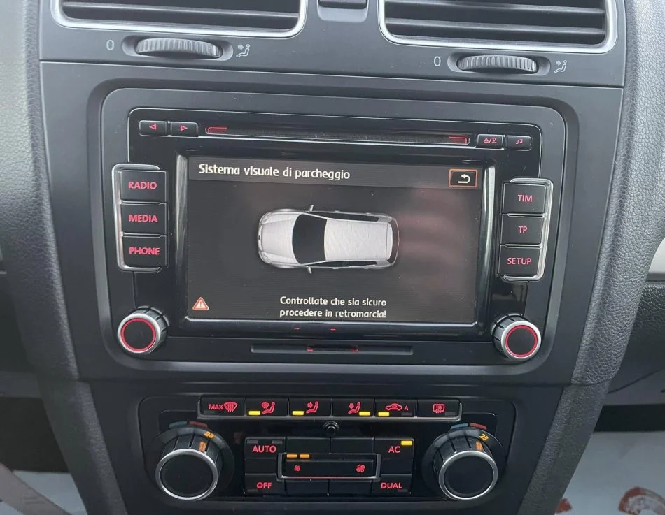 Tirane, shes makine VW GOLF 6 Benzin, e bardhë automatik Klima 226.000 km 6.290 €