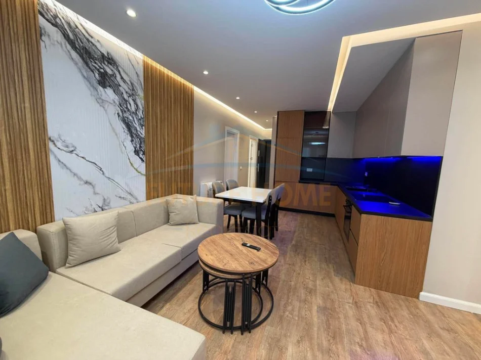 Tirane, jepet me qera apartament 1+1 Kati 3, 84 m² 750 € 