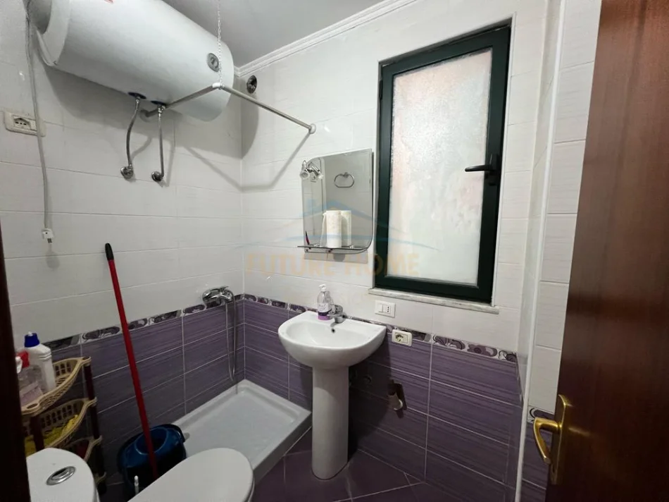 Tirane, jepet me qera zyre Kati 2, 100 m² 1.500 € (Garda)