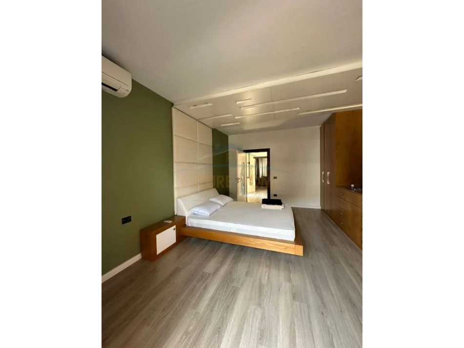 Tirane, shitet apartament 1+1+Ballkon Kati 9, 85 m² 195.000 € (21 Dhjetori)