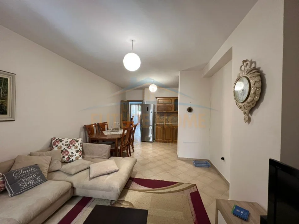 Tirane, jepet me qera apartament 2+1 Kati 1, 93 m² 450 € (Astir, Prane Vila L)