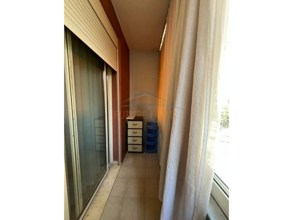 Tirane, jepet me qera apartament 2+1 Kati 1, 93 m² 450 € (Astir, Prane Vila L)