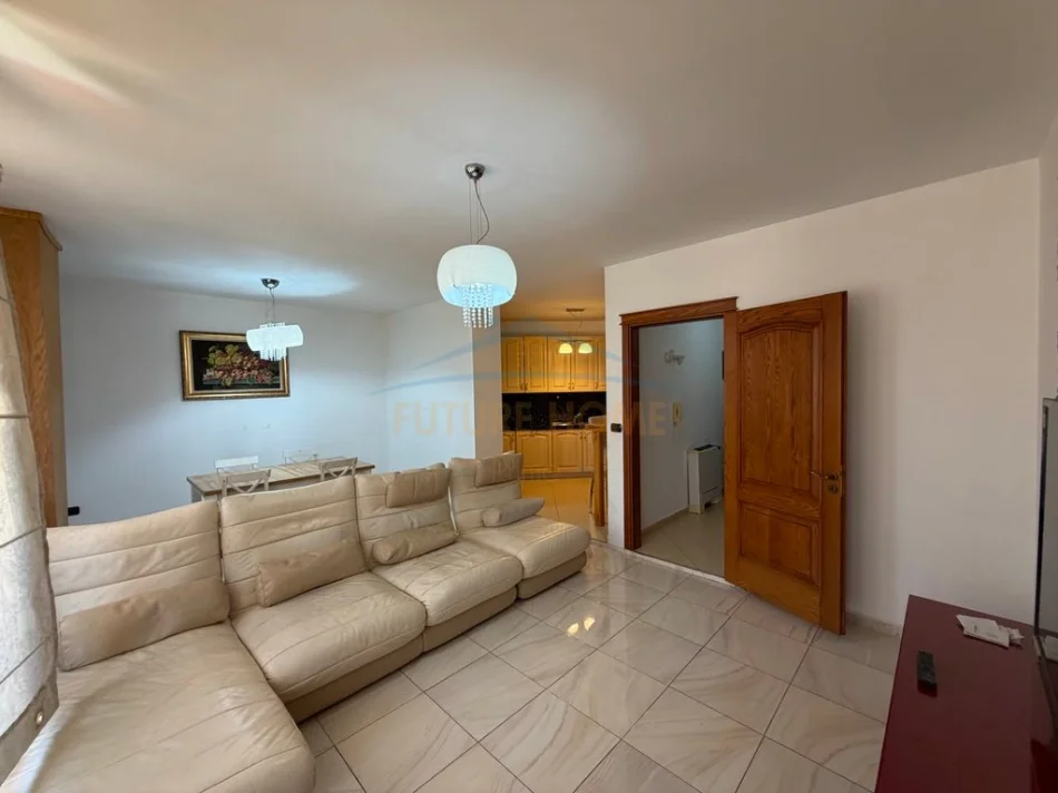 Tirane, shitet apartament 2+1+2+Garazh+Ballkon Kati 3, 94 m² 310.000 € (21 Dhjetori)
