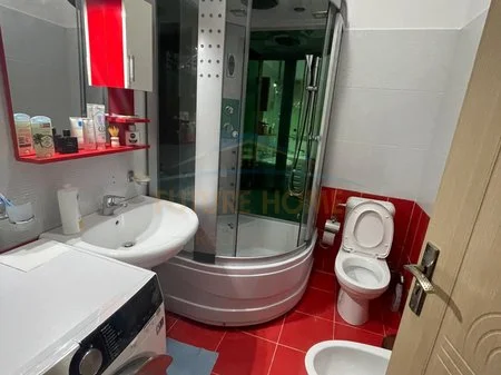 Tirane, shitet apartament 2+1+Ballkon Kati 7, 227.000 €