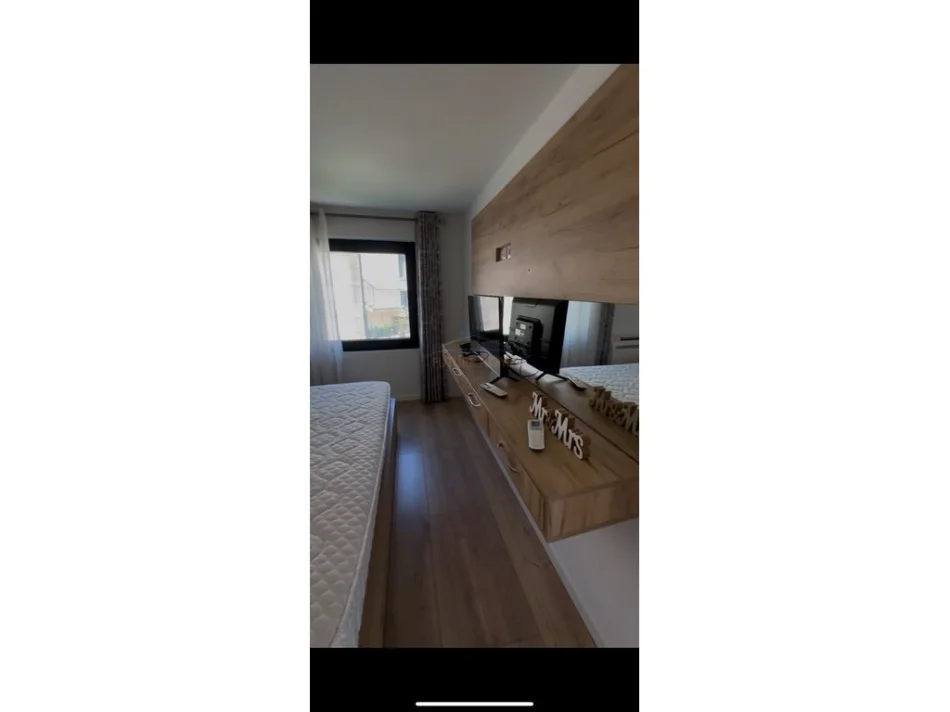 Tirane, jepet me qera Vile 2+1+Ballkon , 270 m² 3.500 € (teg)