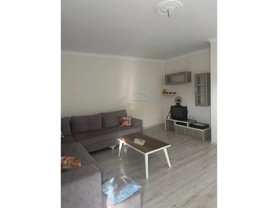 Tirane, jepet me qera apartament 3+1 Kati 3, 117 m² 550 € 