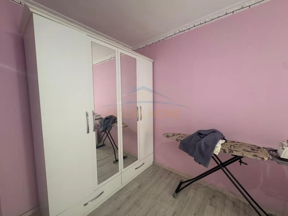 Tirane, jepet me qera apartament 3+1+Ballkon Kati 3, 117 m² 550 € (Fresku)