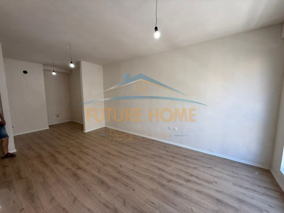 Tirane, shitet apartament 3+1+2+Depo+Ballkon Kati 4, 125 m² 375.000 € (Komuna e Parisit)