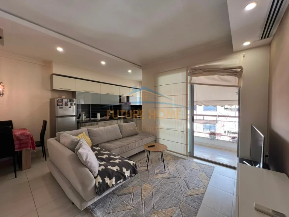 Tirane, jepet me qera apartament 2+1 Kati 4, 73 m² 