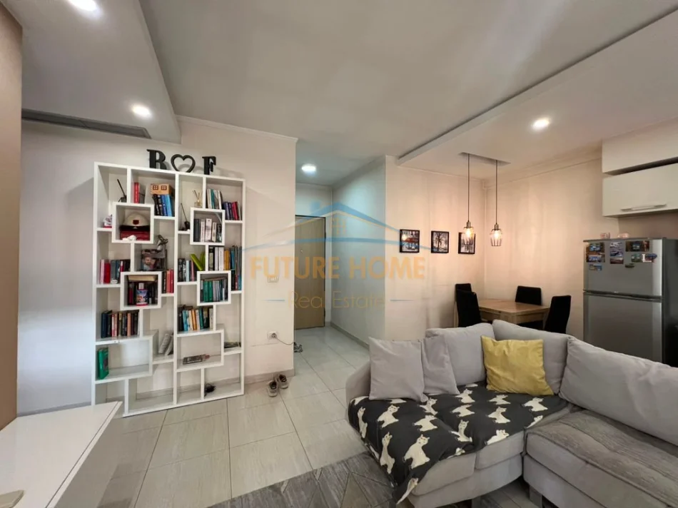 Tirane, jepet me qera apartament 2+1+Ballkon Kati 4, 73 m² 550 € (Unaza e Re)