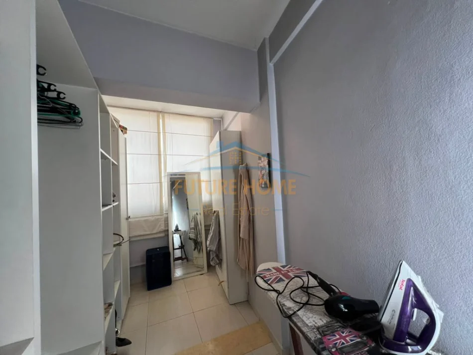 Tirane, jepet me qera apartament 2+1+Ballkon Kati 4, 73 m² 550 € (Unaza e Re)