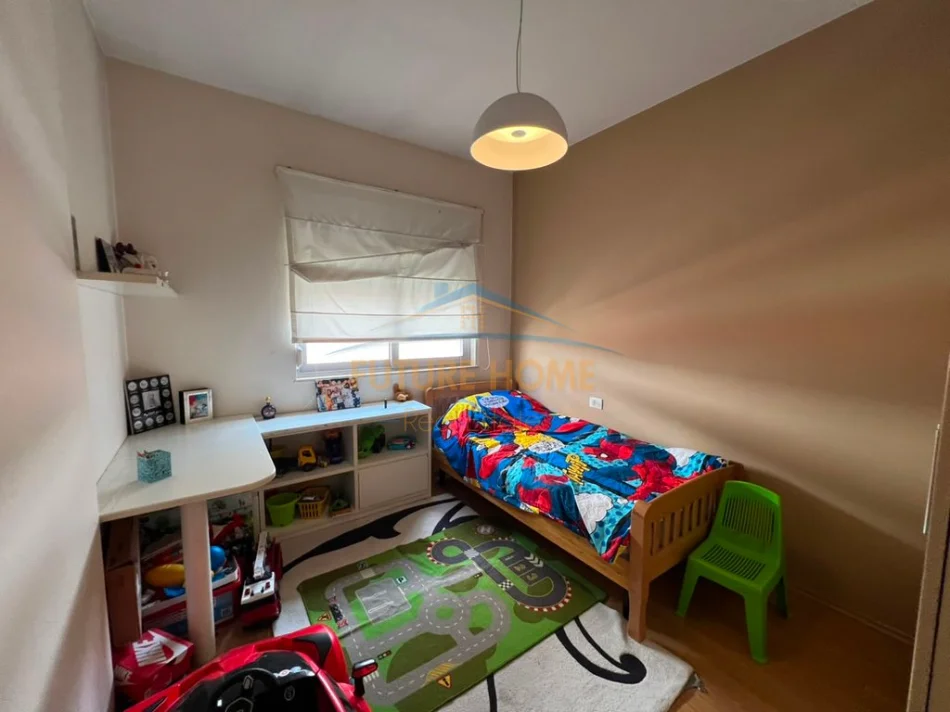 Tirane, jepet me qera apartament 2+1+Ballkon Kati 4, 73 m² 550 € (Unaza e Re)