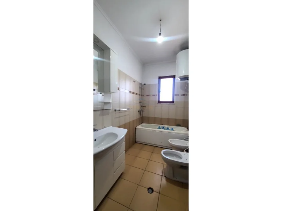 Tirane, jepet me qera apartament 2+1 Kati 6, 87 m² 400 € (Jordan Misja)