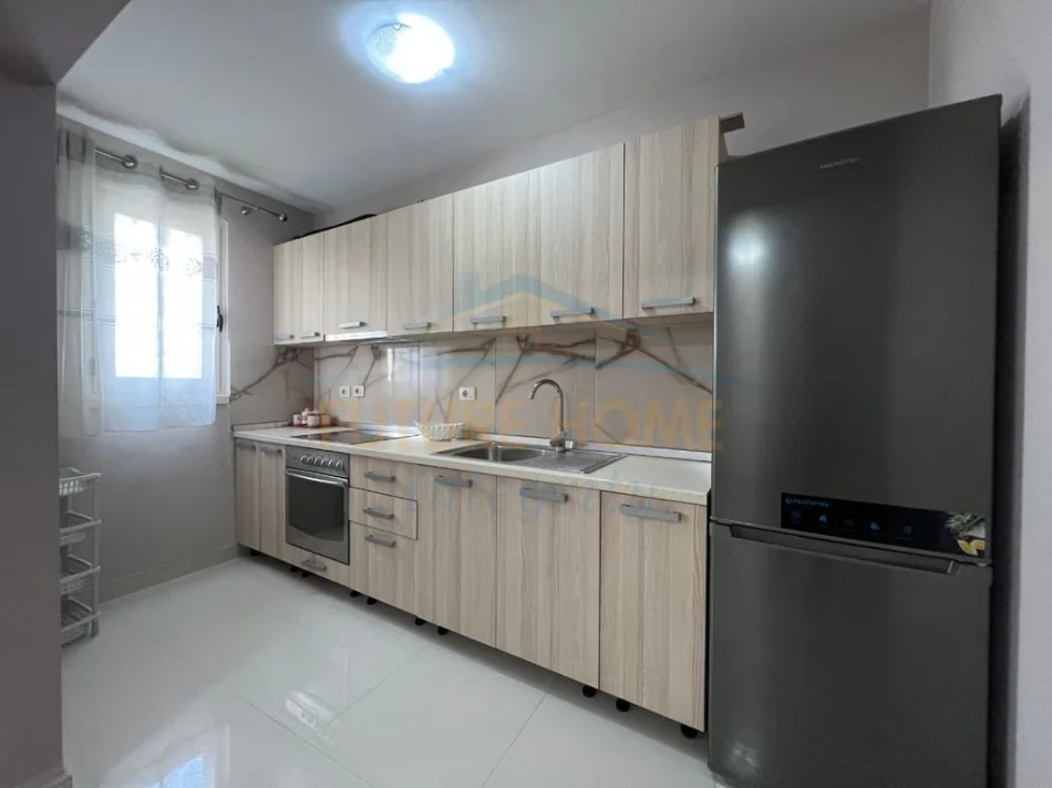 Tirane, jepet me qera apartament 1+1+Ballkon Kati 1, 54 m² 480 € (Ali demi)