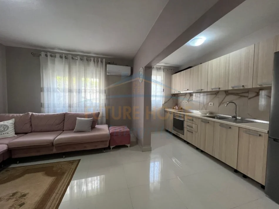 Tirane, jepet me qera apartament 1+1+Ballkon Kati 1, 54 m² 480 € (Ali demi)