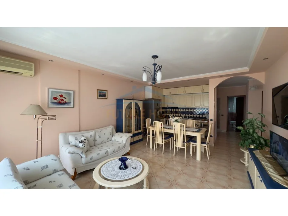 Tirane, jepet me qera apartament 2+1+2+Ballkon Kati 9, 119 m² 800 € (Rruga e Elbasanit)