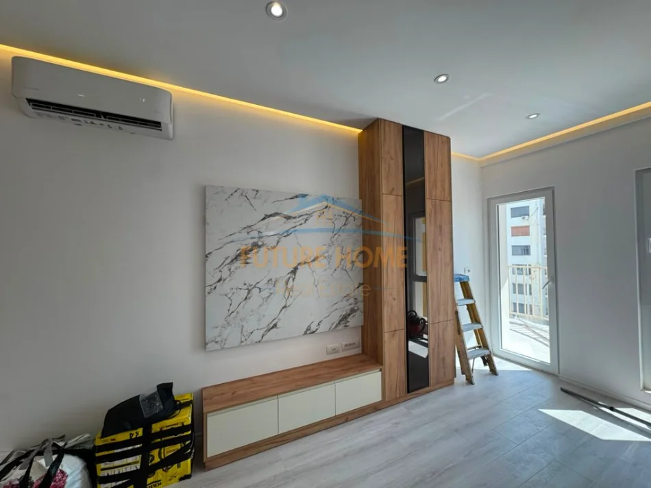 Tirane, jepet me qera apartament 1+1+Ballkon Kati 9, 82 m² 800 € (Zogu i Zi)
