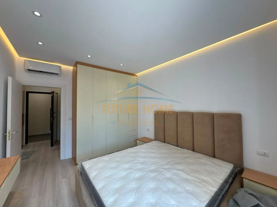 Tirane, jepet me qera apartament 1+1 Kati 9, 82 m² (Zogu i Zi)