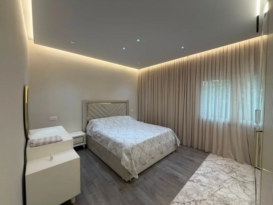 Shqiperi, jepet me qera apartament 2+1+Ballkon Kati 2, 103 m² 850 € (Pallati me Shigjeta, Tirane)