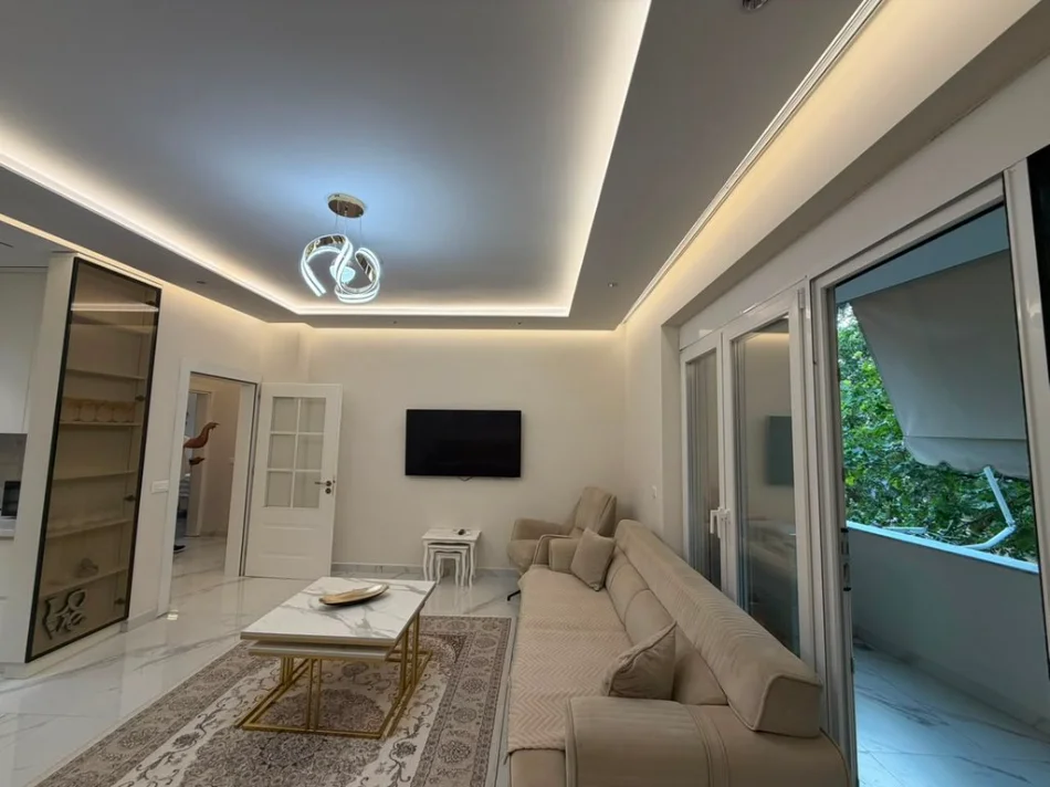 Tirane, jepet me qera apartament 2+1+Ballkon Kati 2, 103 m² 850 € (Rruga e Kavajes)