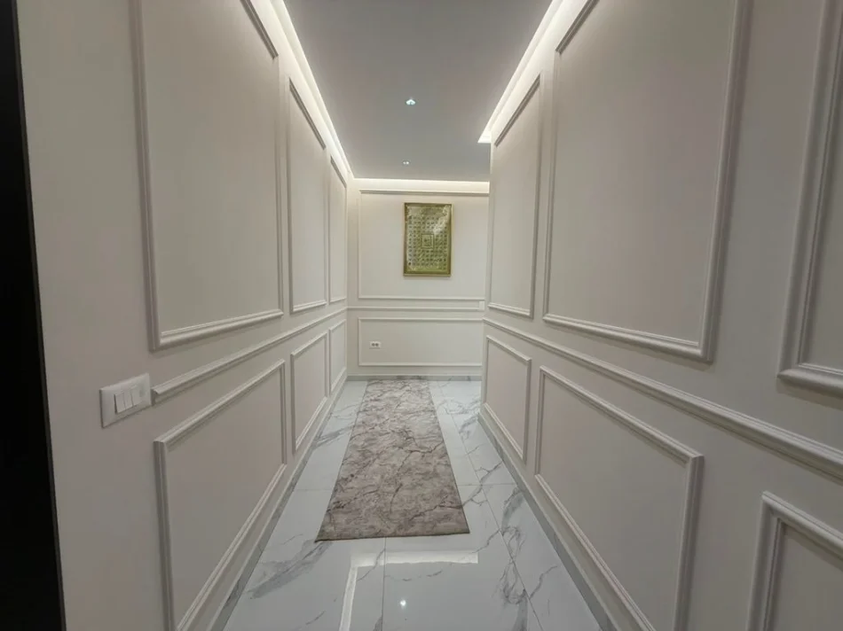 Tirane, jepet me qera apartament 2+1+Ballkon Kati 2, 103 m² 850 € (Rruga e Kavajes)