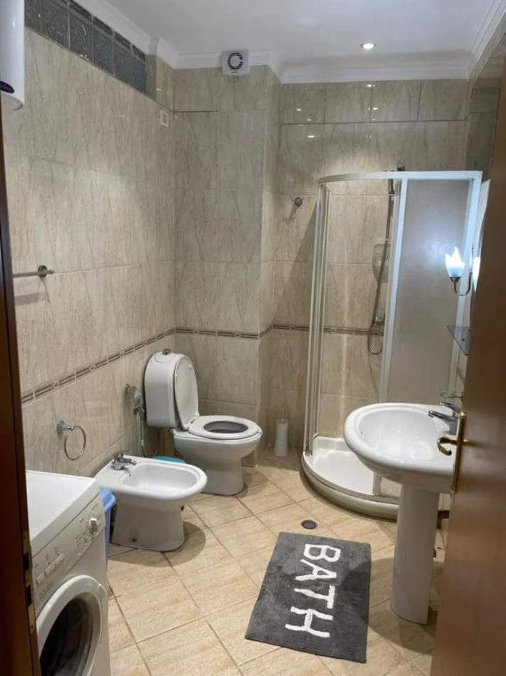 Durres, jepet me qera apartament 1+1+Ballkon Kati 3, 70 m² 400 € 