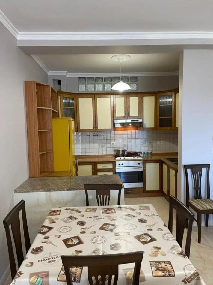 Durres, jepet me qera apartament 1+1+Ballkon Kati 3, 70 m² 400 € 