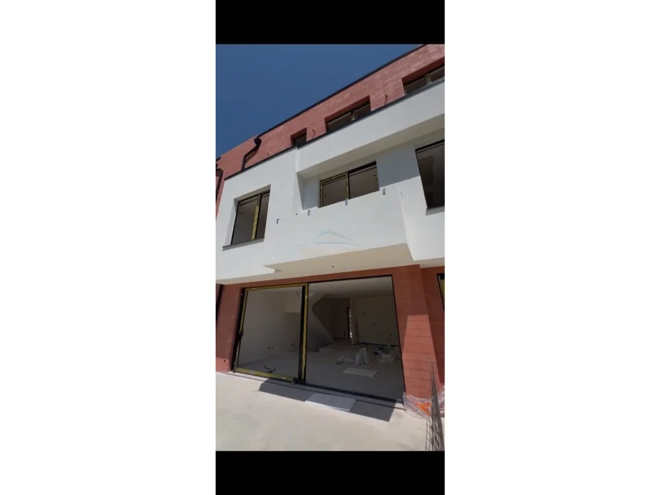 Tirane, shitet Vile 2 Katshe Kati 2, 425 m² 484000€ (Mjull- Bathore)