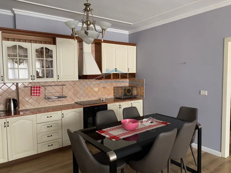 Tirane, jepet me qera apartament 2+1 Kati 11, 125 m² 1.000 € (Rruga e Elbasanit)