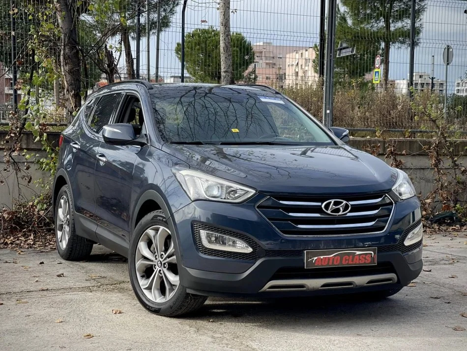 Tirane, shes makine HYUNDAI SANTA FE Nafte, gri e erret automatik Klima 157.000 km 12.400 €