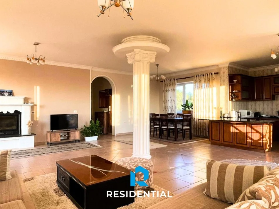 Tirane, shes apartament 3+1 Kati 5, 209 m² 225.000 € (Rruga Pjeter Budi)