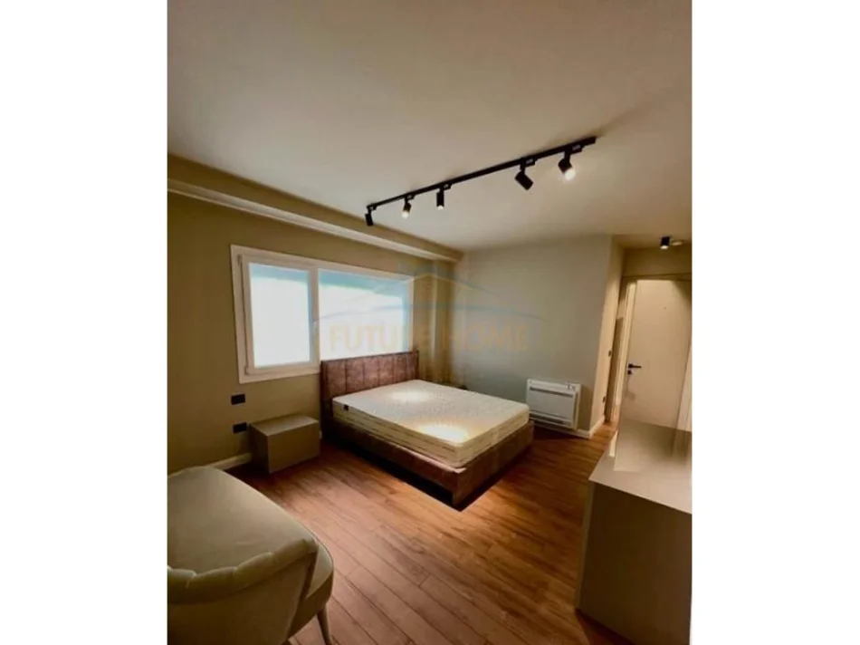 Tirane, shitet apartament 3+1+Ballkon , 170 m² 550.000 € 
