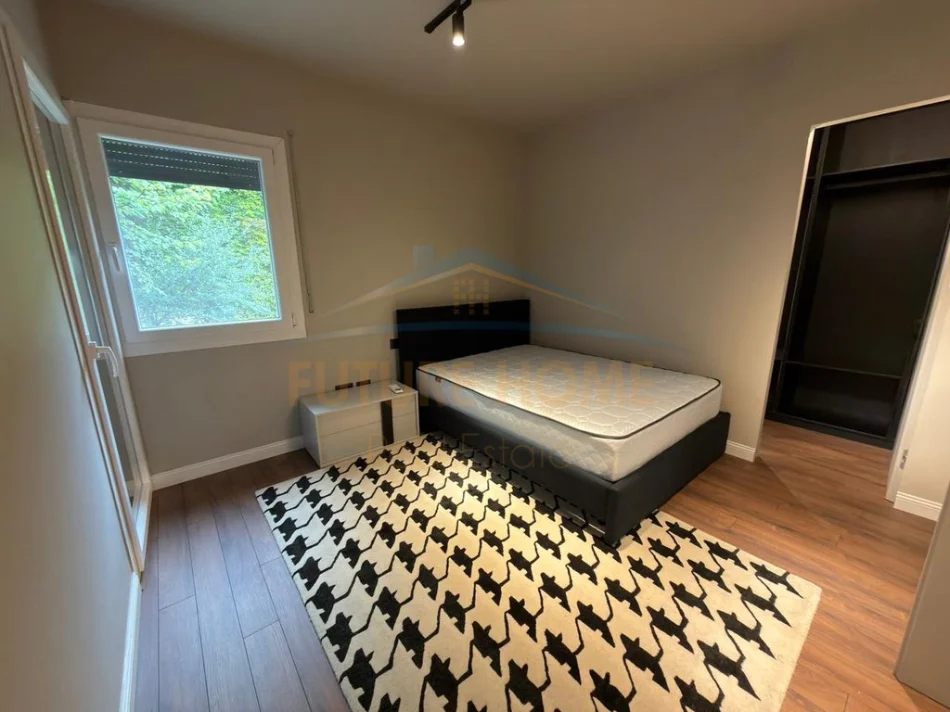 Tirane, shitet apartament 3+1+Ballkon , 170 m² 550.000 € 
