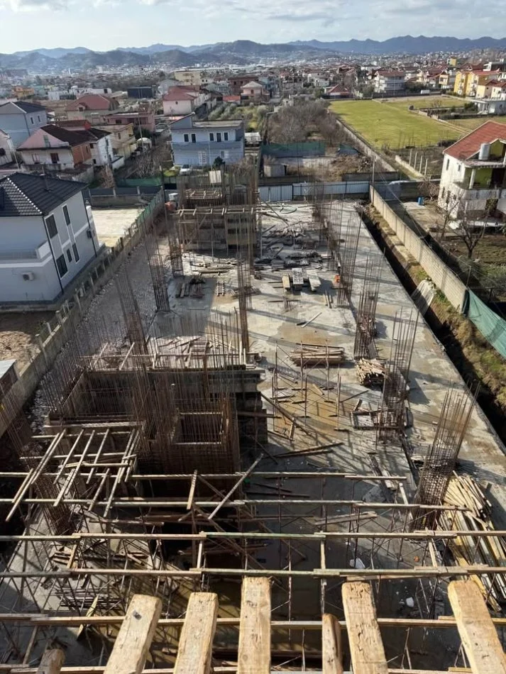 Tirane, shitet apartament 2+1+Ballkon Kati 2, 110 m² 88.200 € (Kamez Bulevardi Blu)