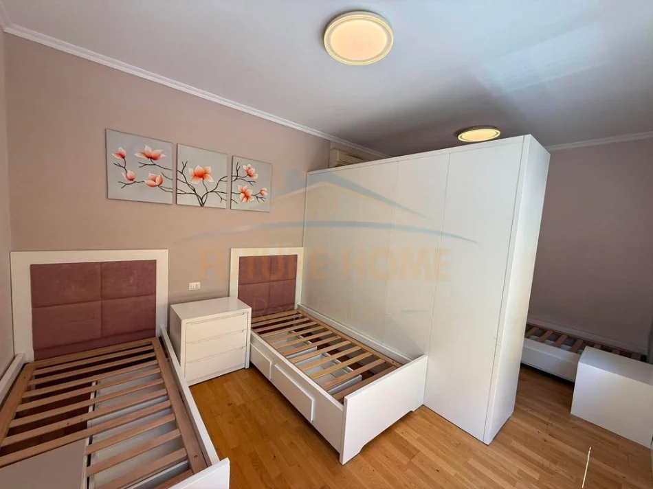 Tirane, shitet apartament 3+1 Kati 2, 117 m² 340.000 € (KOPSHTI ZOOLOGJIK ,RRUGA EDUARD MANO)