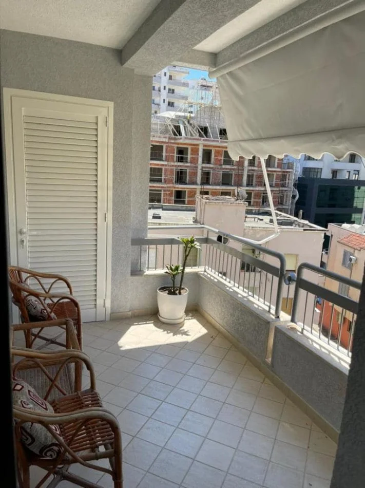 Durres, jepet me qera apartament 1+1+Ballkon Kati 3, 70 m² 400 € 