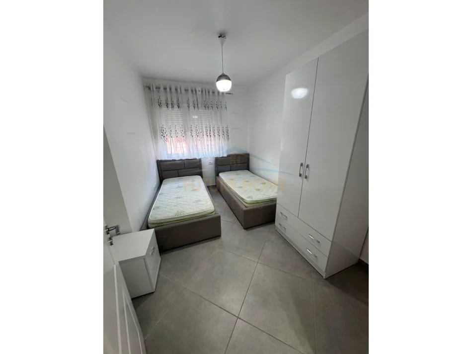 Tirane, jepet me qera apartament 2+1 Kati 3, 105 m² 620 € (astir vila l)