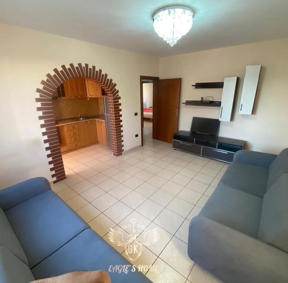 Durres, jepet me qera 1+1 Kati 4, 250 € 