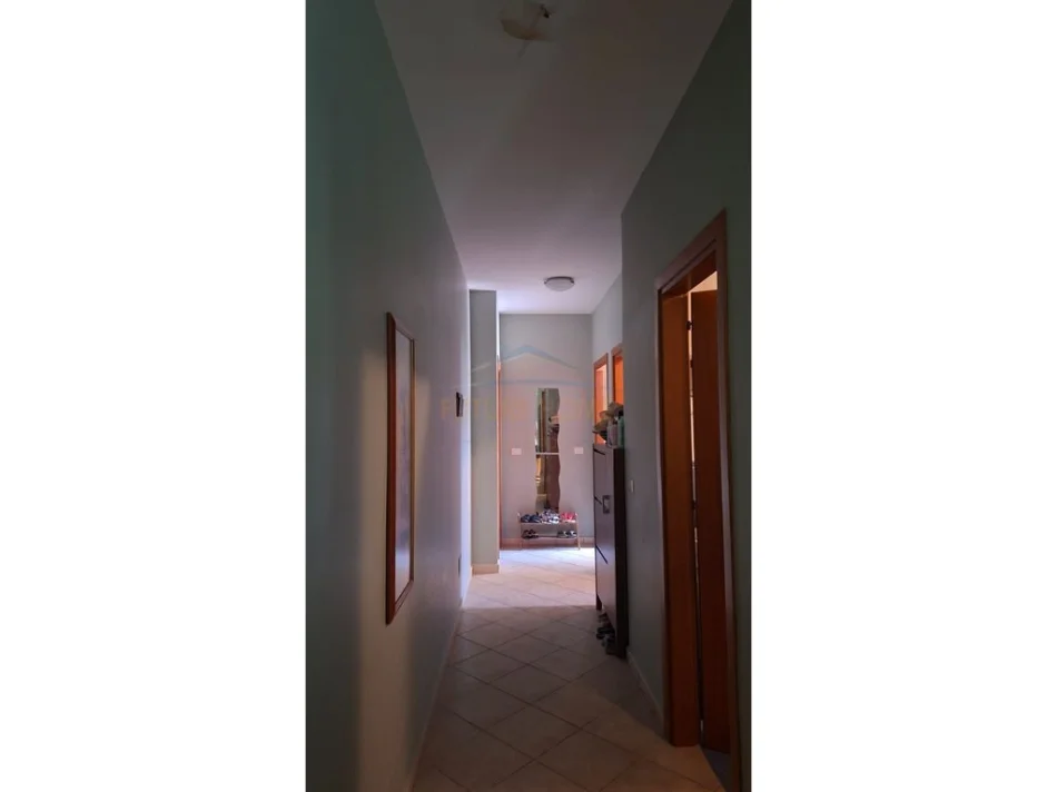 Qerret, shitet 3+1+Ballkon Kati 1, 140 m² 325.000 € 