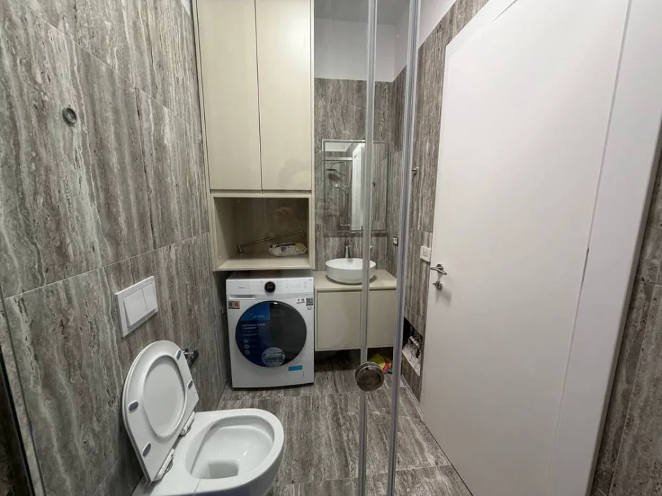 Tirane, jepet me qera apartament 2+1 Kati 9, 116 m² 1.250 € (rruga mine peza)